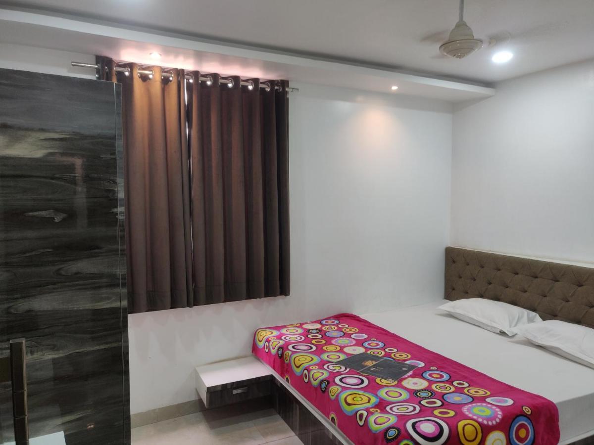 Hotel Rb Palace Indore Eksteriør billede